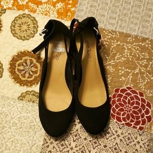 Womens size 10 dress shoes. Black suede.